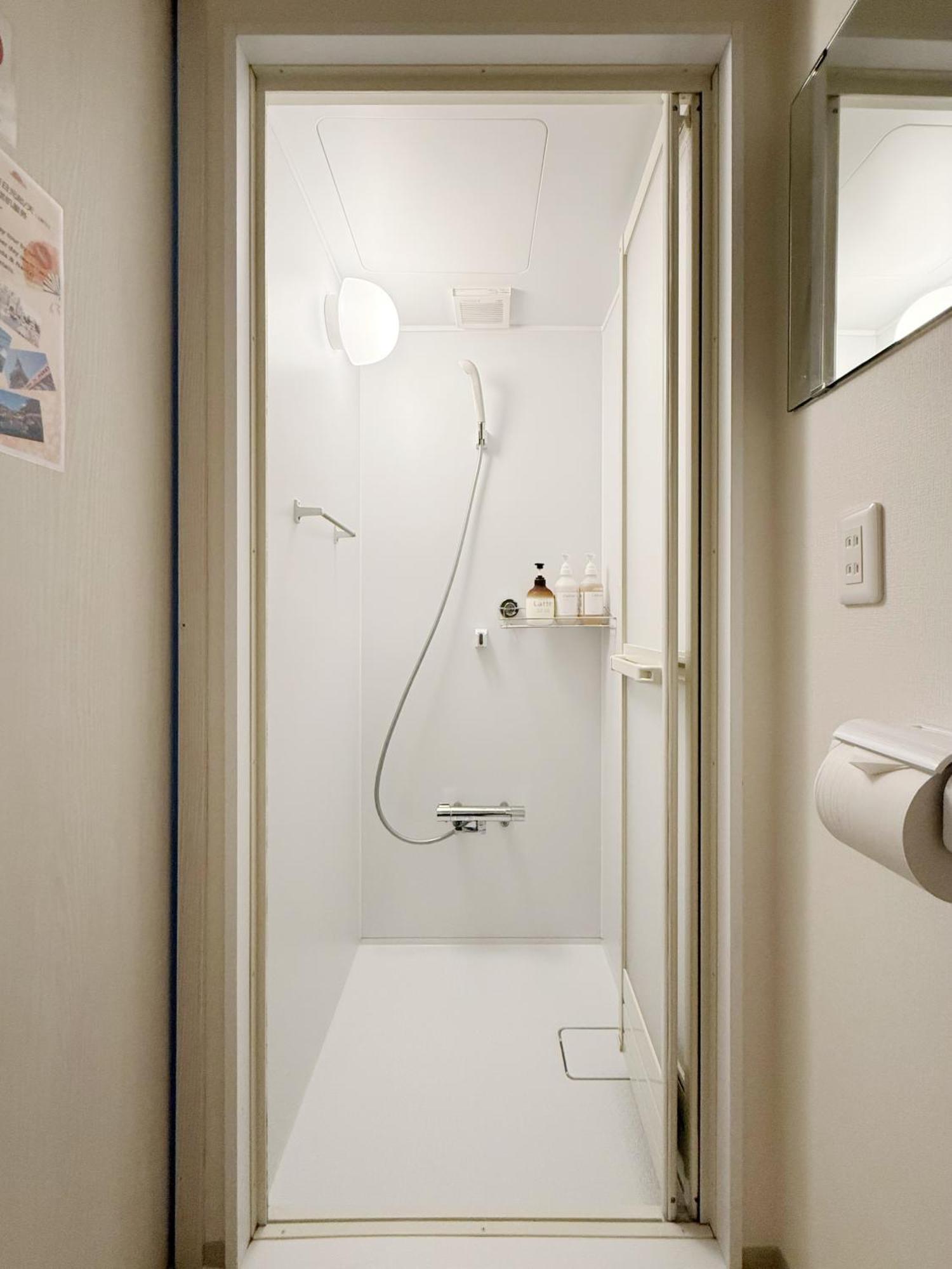 Tokyo Louis House In Ueno Area Close To Jr Yamanote Line & Metro Ginza Line Walk To Ueno Park And Ameyoko Exterior photo